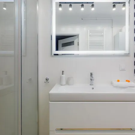 Stylish Rybacka With Parking By Renters 아파트 *